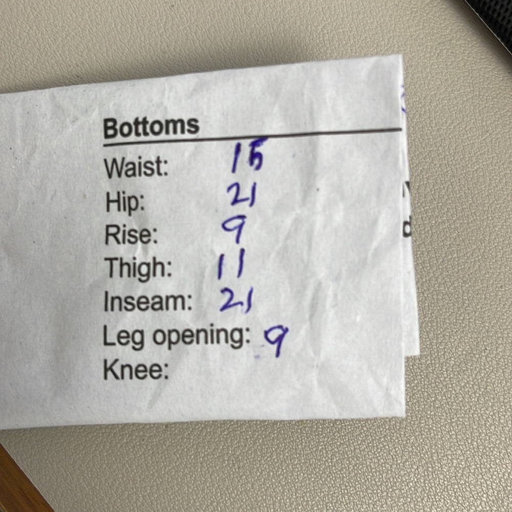The North Face Black Women’s Capris, Size 4 - Picture 8 of 8